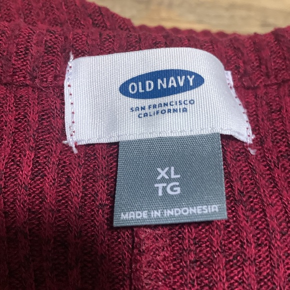 Old navy comfy shirt top light to medium weight. Like new. - Picture 9 of 11